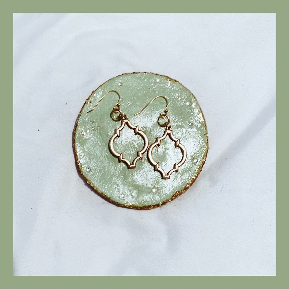 3/$30 EARRING BUNDLES! Gorgeous Pale Gold Dangly Earrings